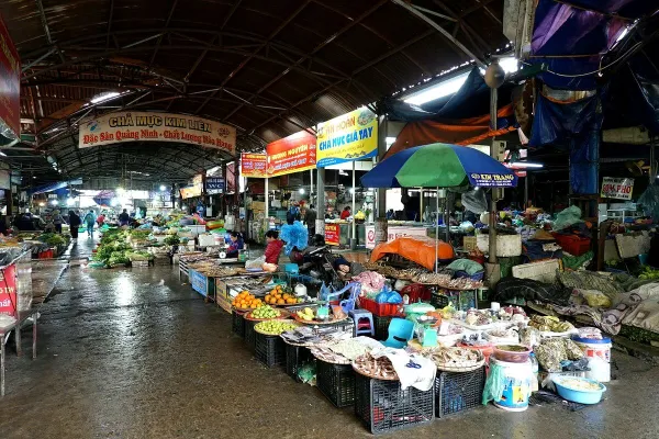 Ha Long Market